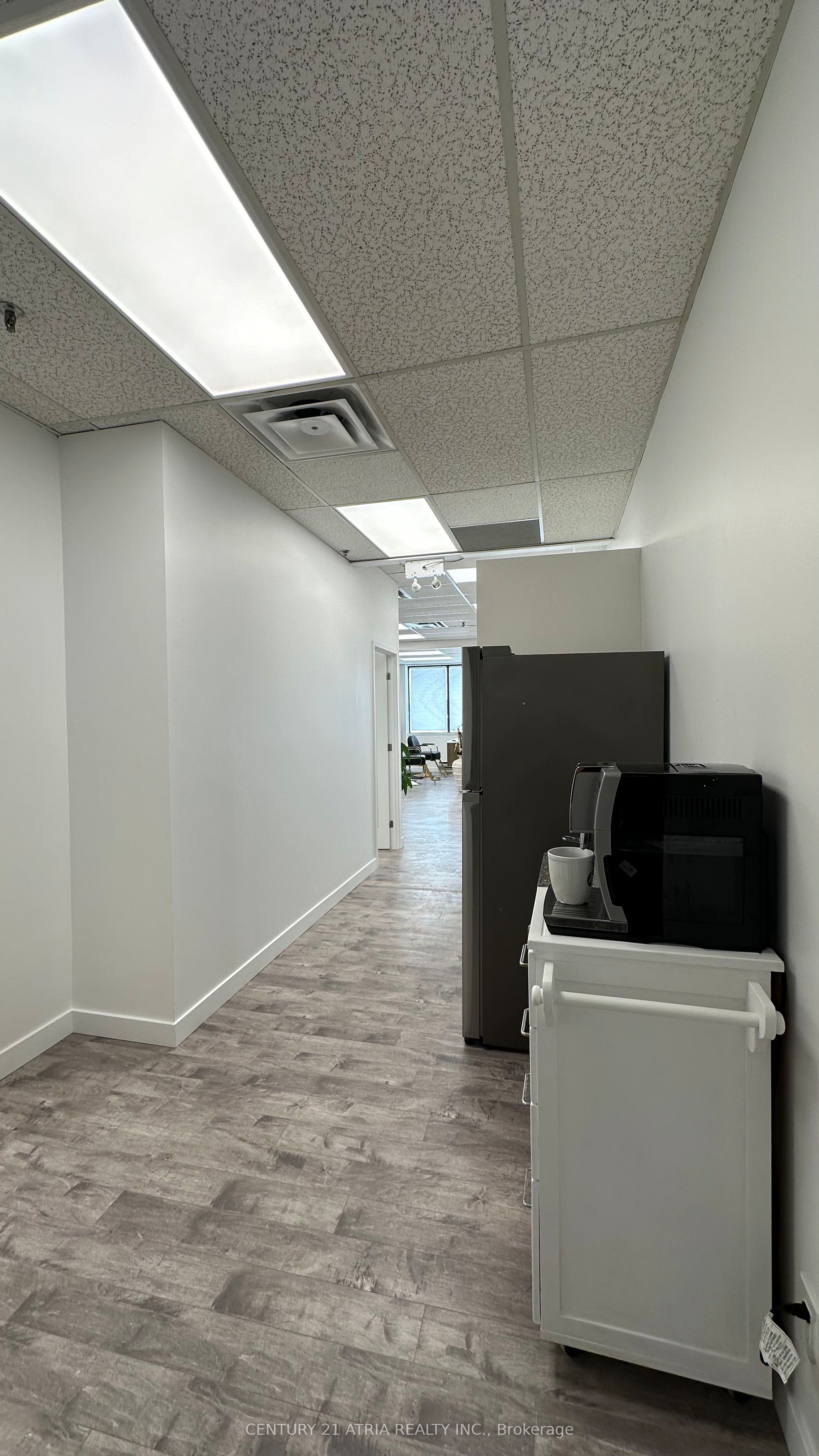 Additional image 3 of 106-557 Dixon Road, Toronto, ON, M9W 1A8