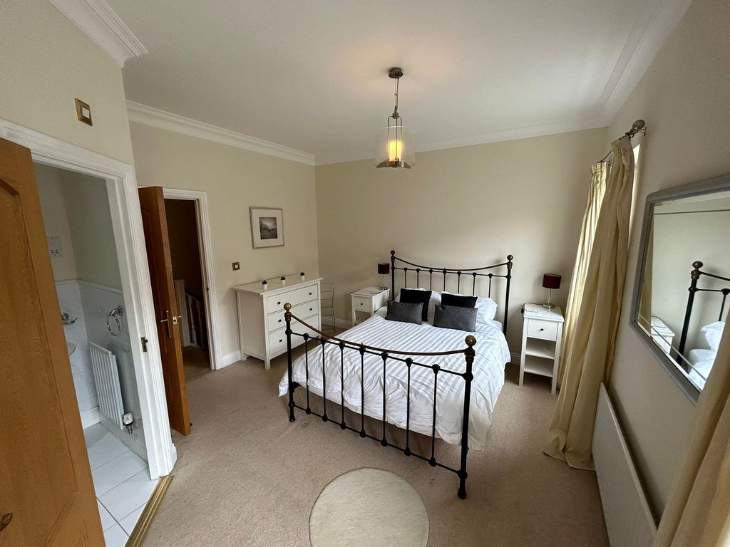 Additional image 7 of 4 bed detached house to rentCarisbrooke Road, Leeds, West Yorkshire LS16