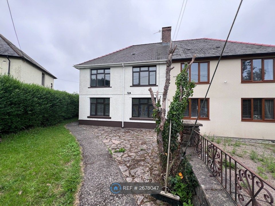 3 bed semi-detached house to rentHeolddu Drive, Bargoed CF81