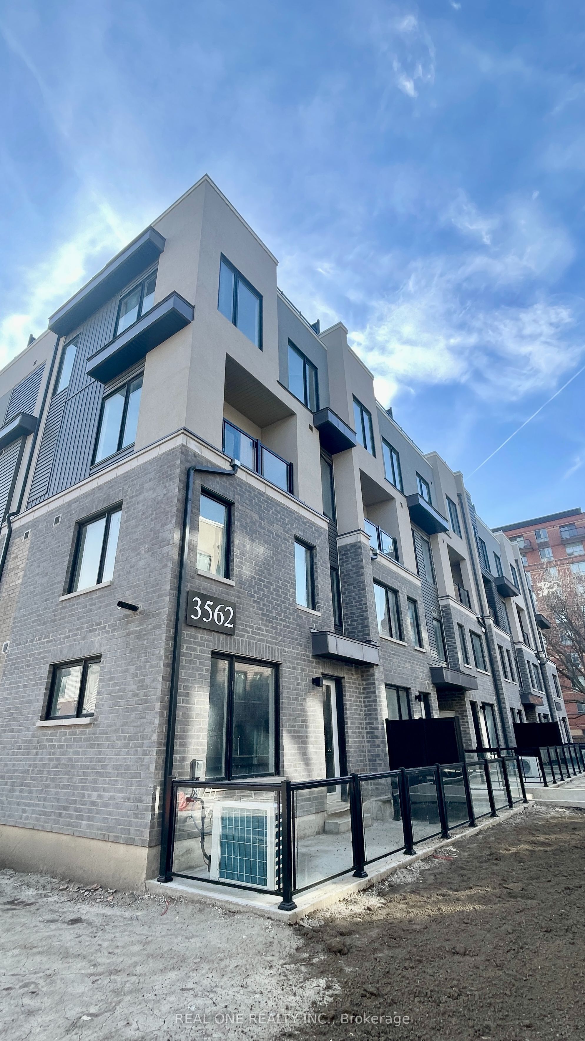 14-3562 Colonial Drive, Mississauga, ON, L5L 0B9
