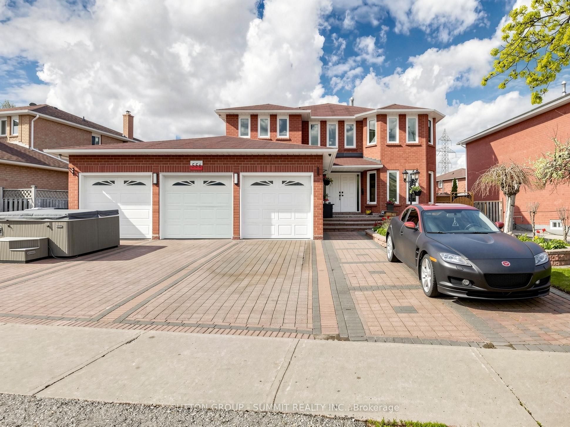 556 Ray Lawson Boulevard, Brampton, ON, L6Y 4H5