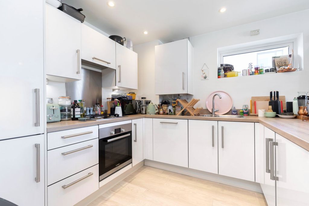 Additional image 5 of 2 bed flat for saleDuke Of Wellington Court, Fishers Lane, Cheltenham GL52