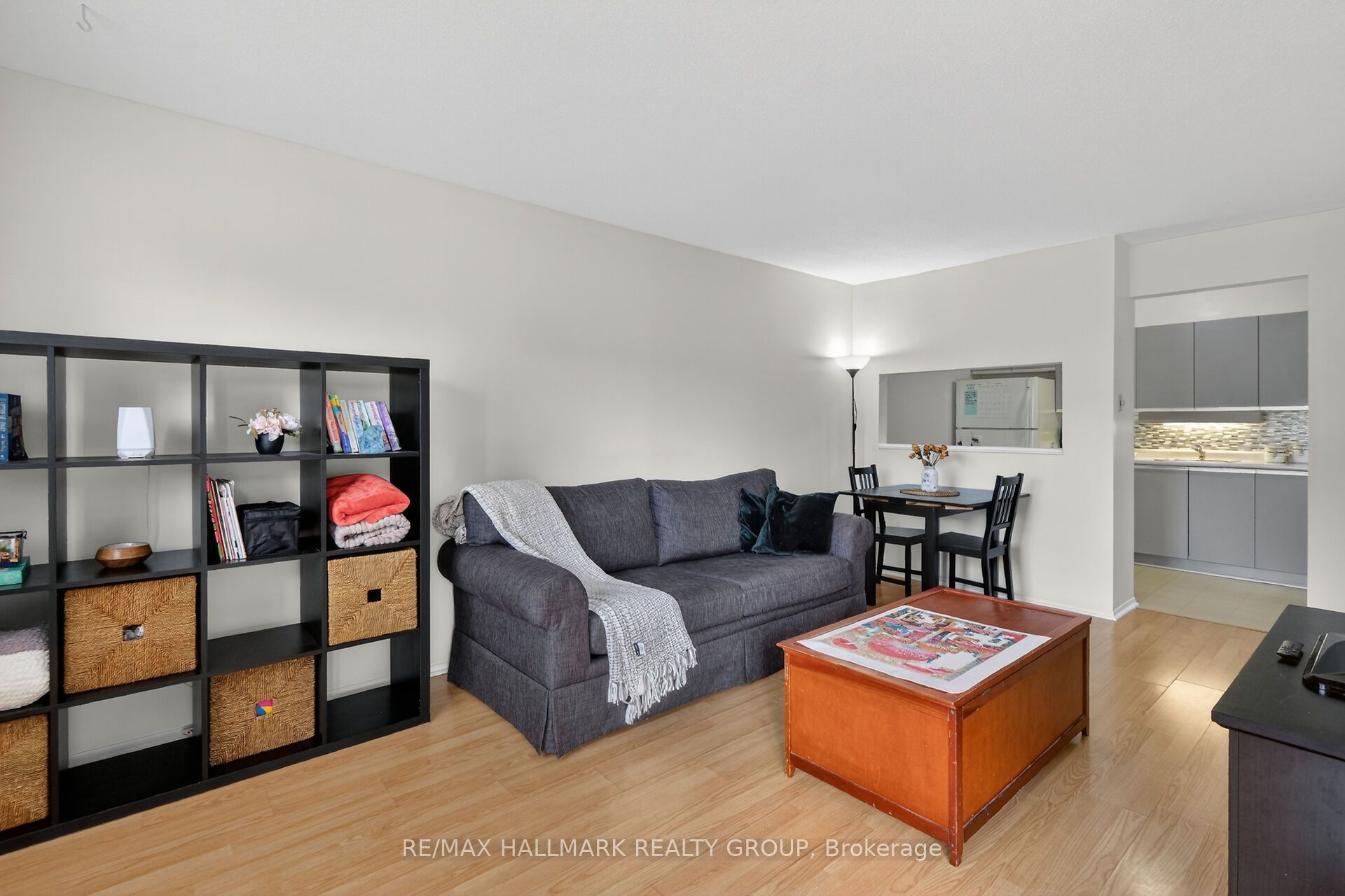 Additional image 4 of 102-280 Brittany Drive, Ottawa, ON, K1K 4M4