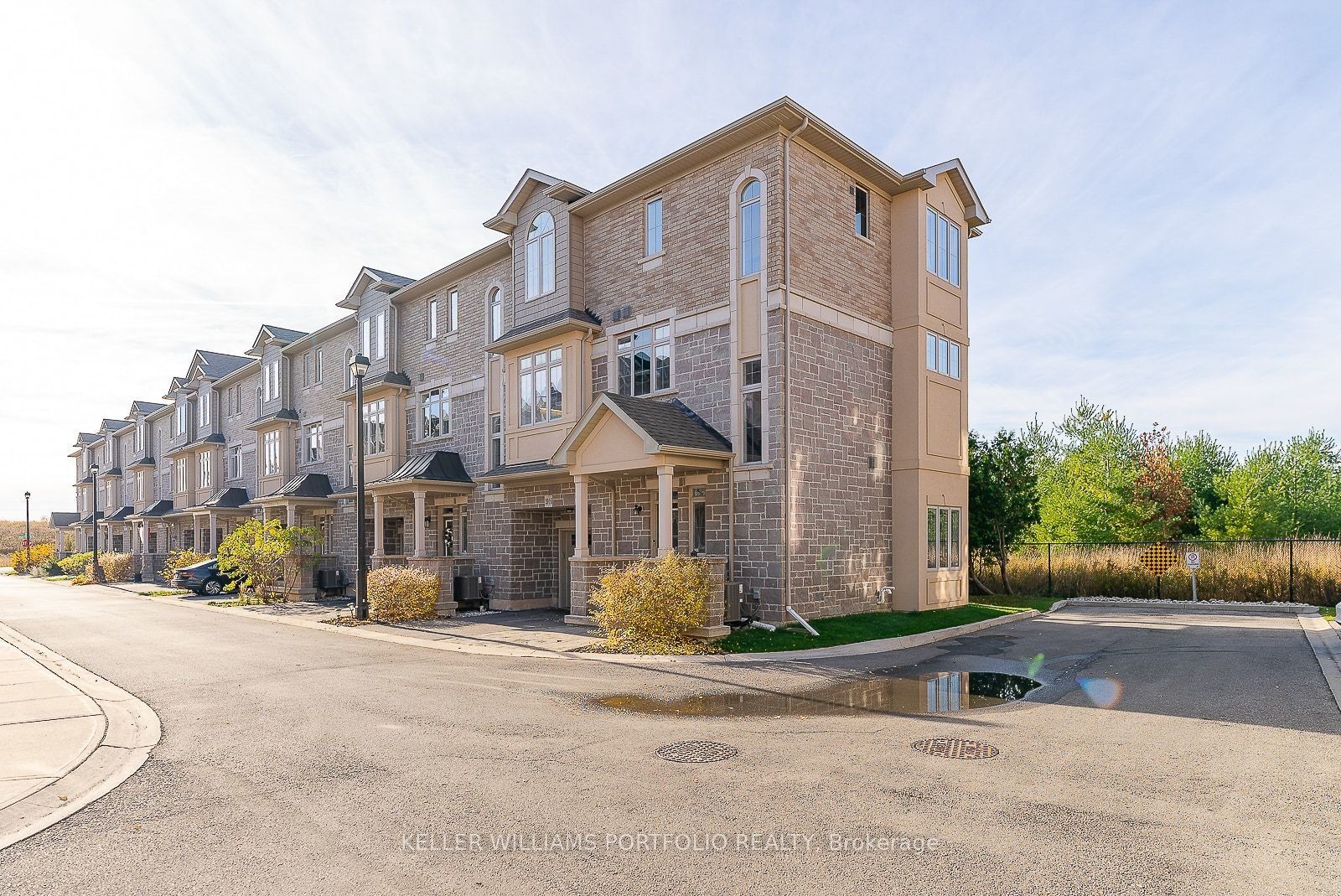 2016 Deerview Common, Oakville, ON, L6M 0Y2