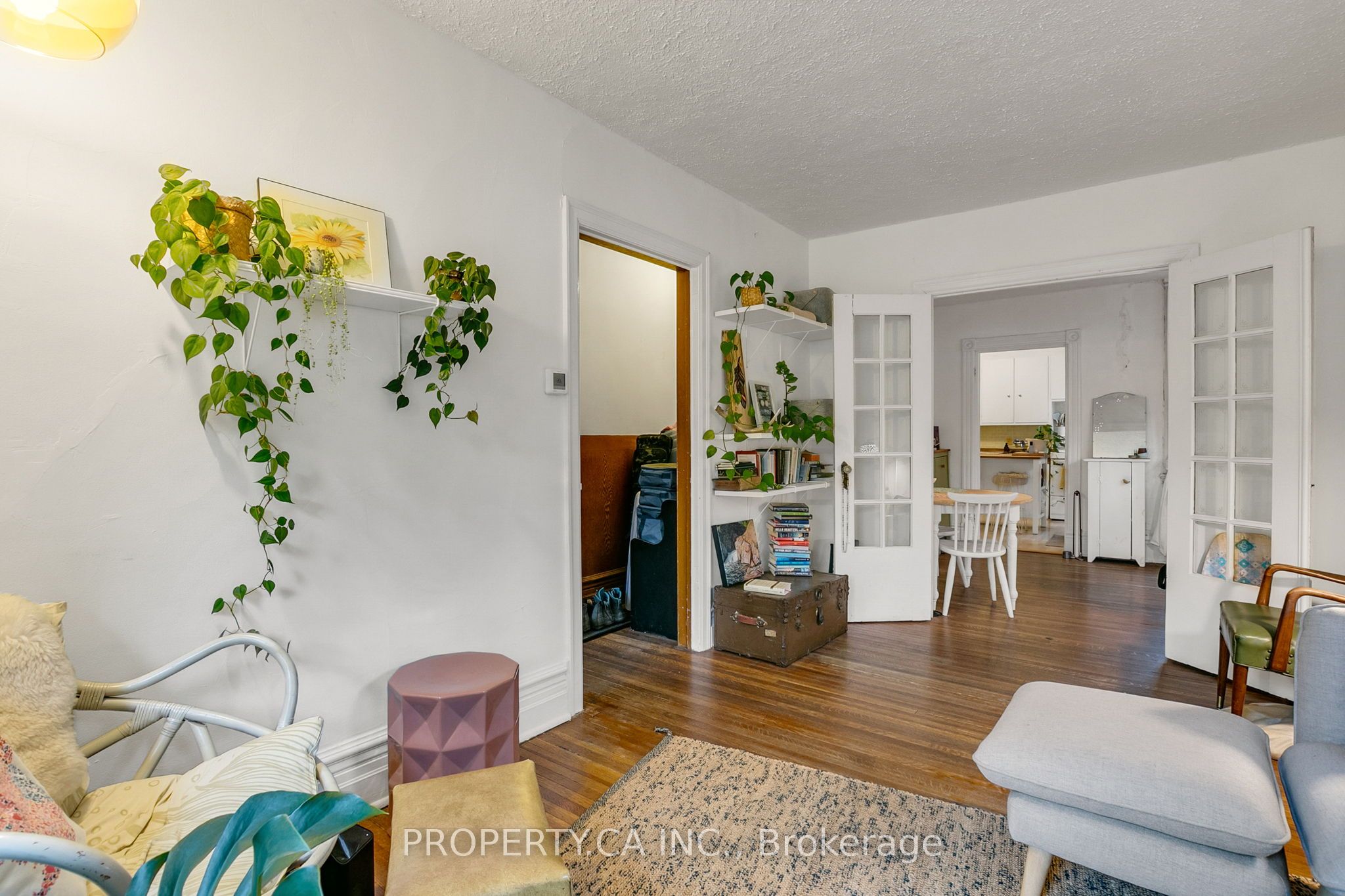 5 Mackenzie Crescent, Toronto, ON, M6J 1S9 photo 4