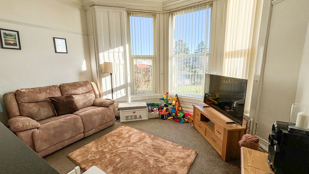 Additional image 2 of 2 bed flat to rentApt. 1, 55 Royal Avenue West, Onchan IM3
