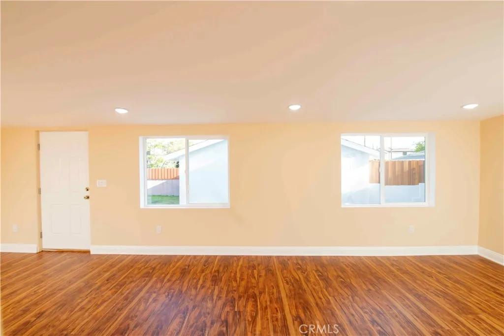 Additional image 83 of 22336 Saticoy St, Canoga Park, CA 91303