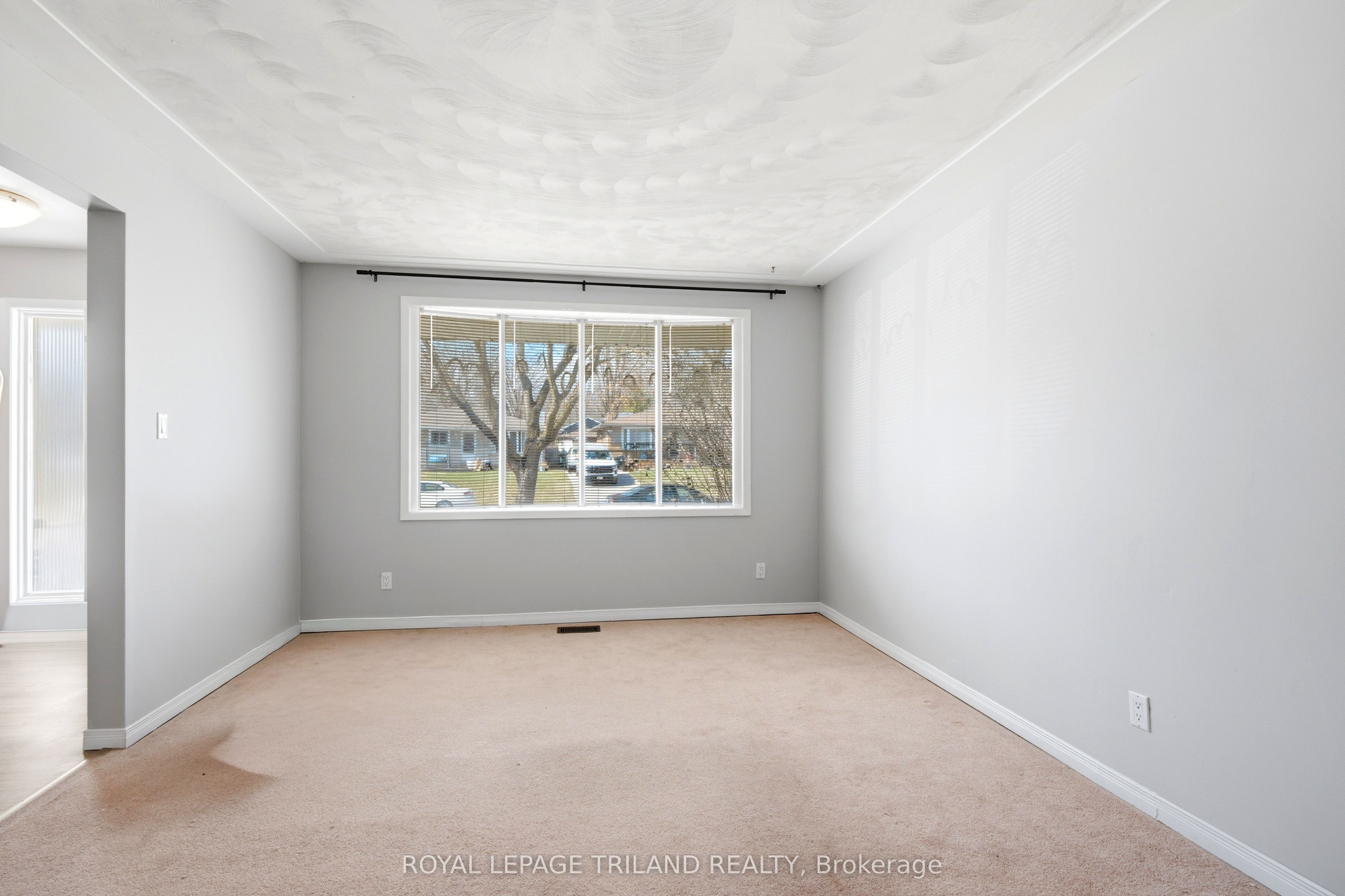 A-195B Cedarvale Crescent, Waterloo, ON, N2L 4T3