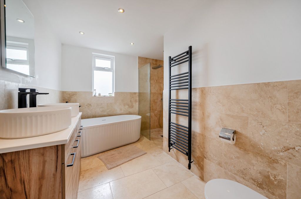 Additional image 19 of 4 bed bungalow to rentMaristow Avenue, Exmouth, Devon EX8