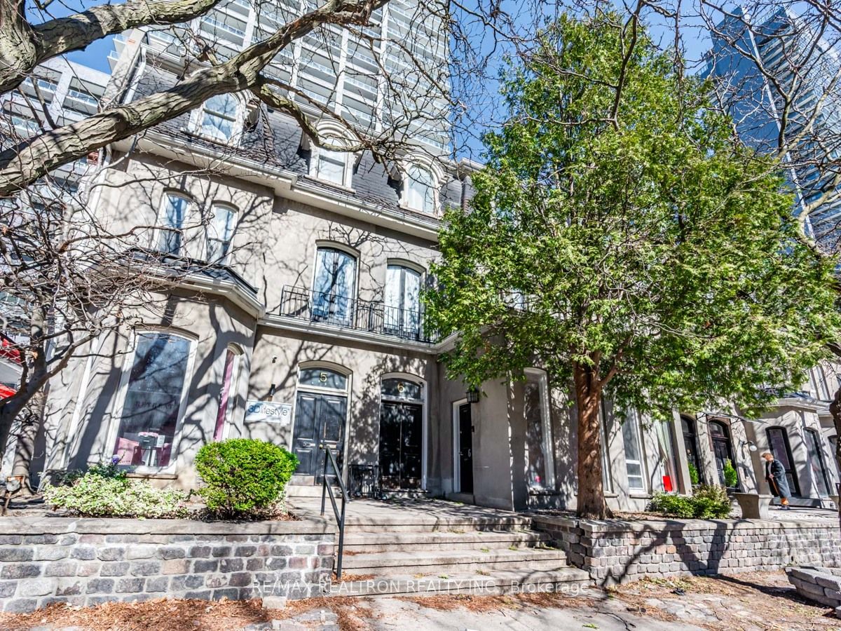 3rd Fl.-6 Clarence Square, Toronto, ON, M5V 1H1