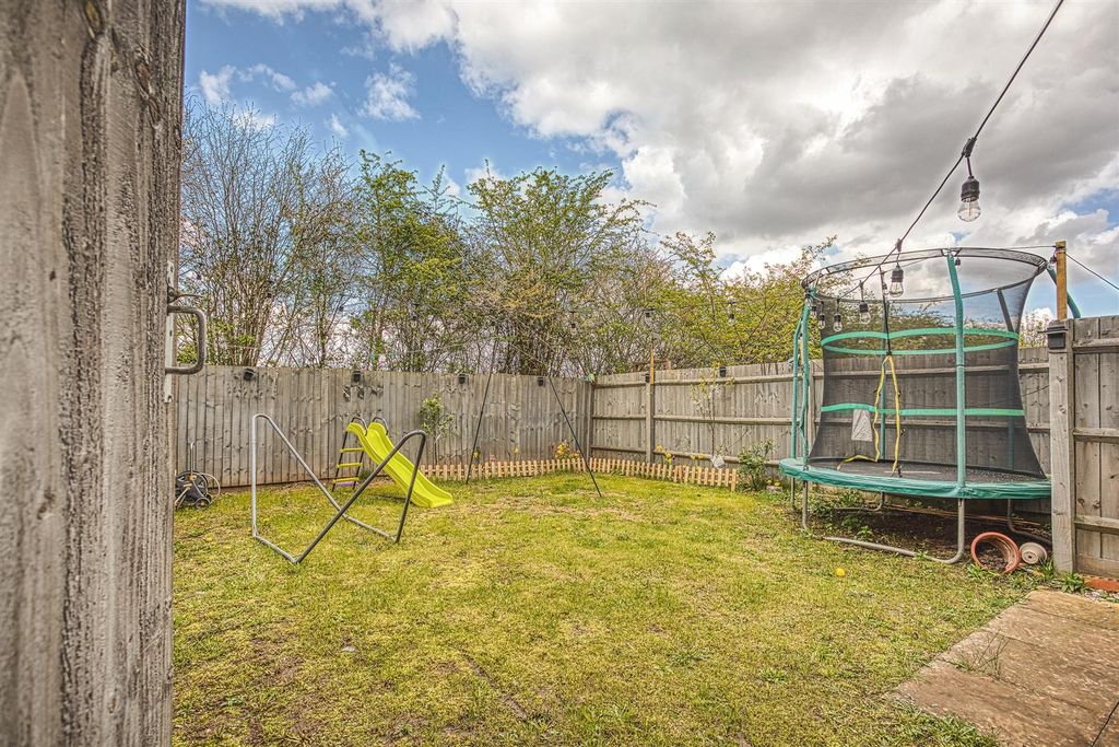 Additional image 15 of 3 bed detached house to rentRadcliffe Way, Littleover, Derby DE23