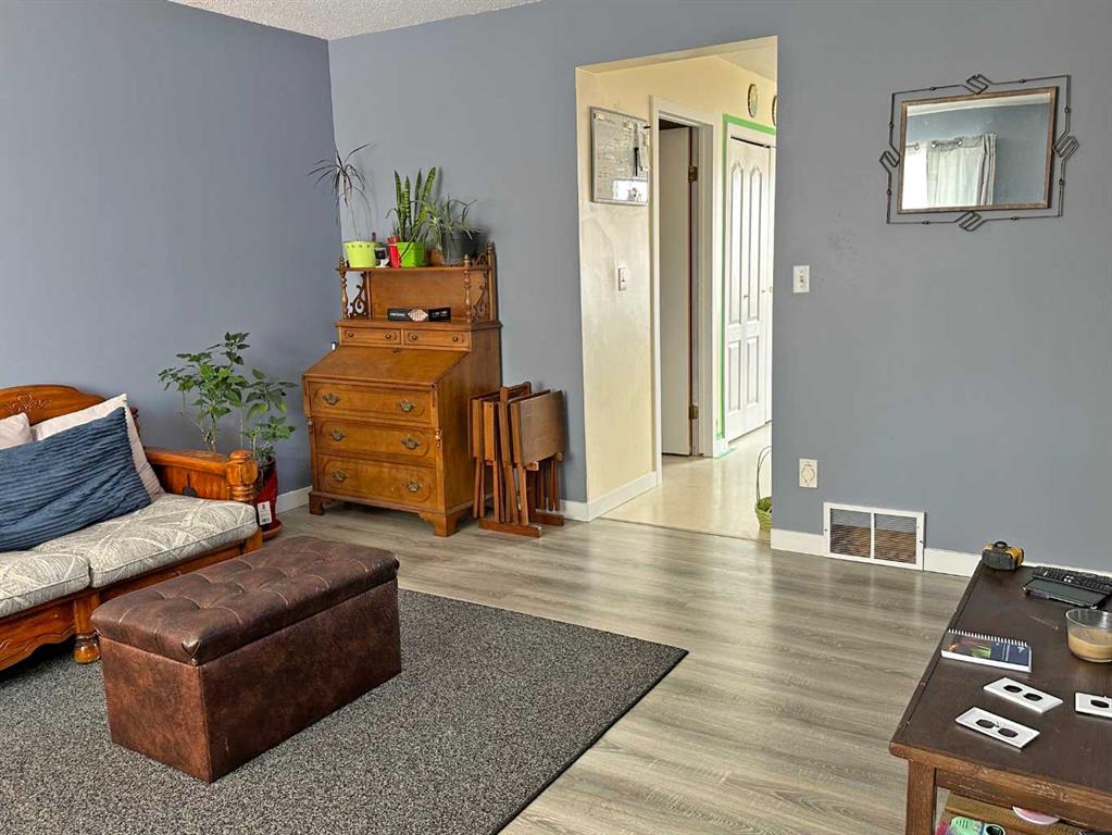 Additional image 4 of 4804 Landsdown Avenue, Blackfalds, AB, T0M 0J0