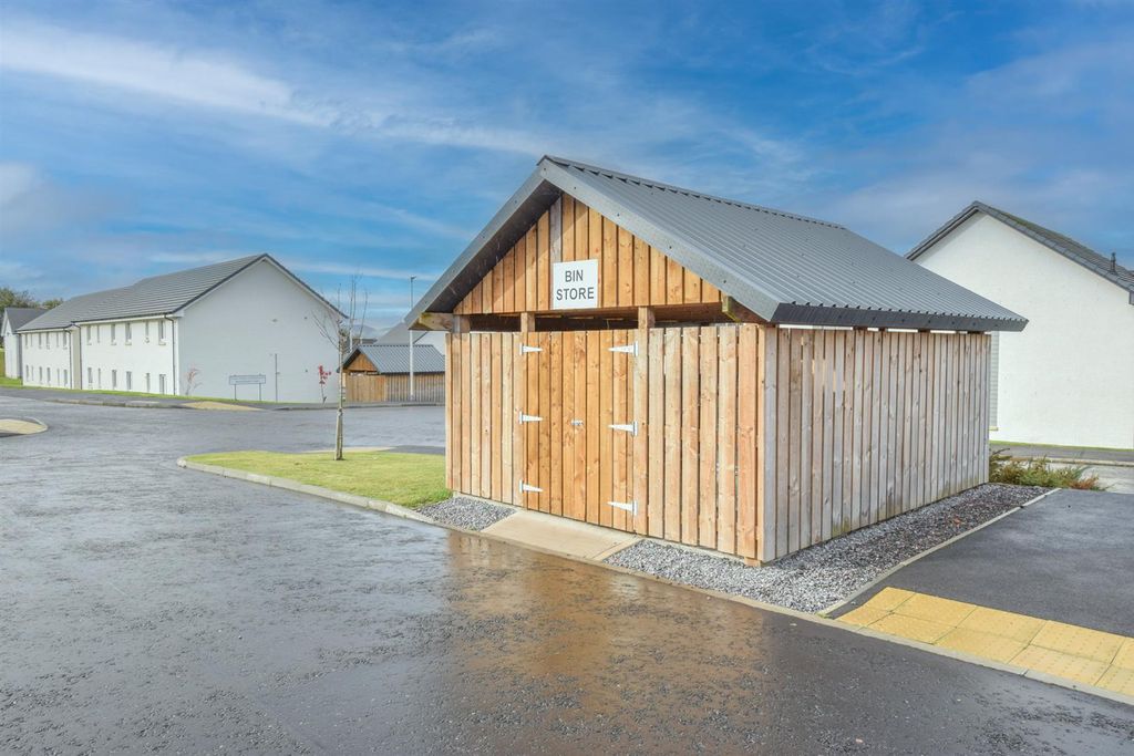 Additional image 19 of 2 bed flat for sale10 Broomhall Court, Inverness IV2