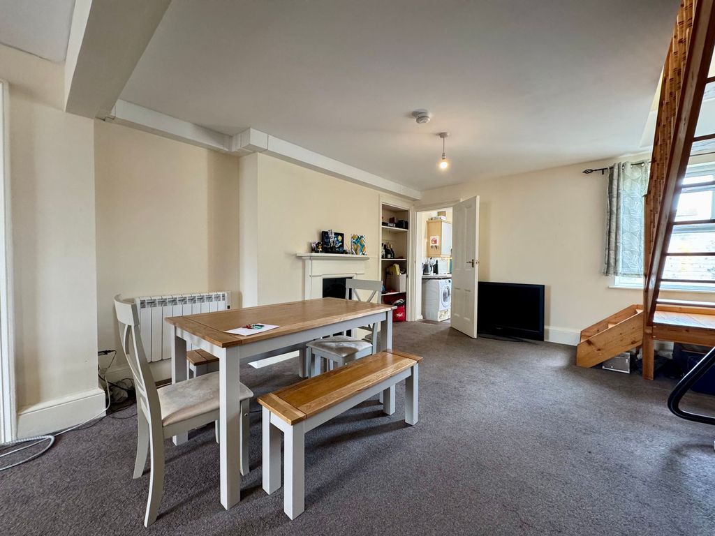 Additional image 3 of 2 bed flat to rent39 Halkett Place, St Helier JE2