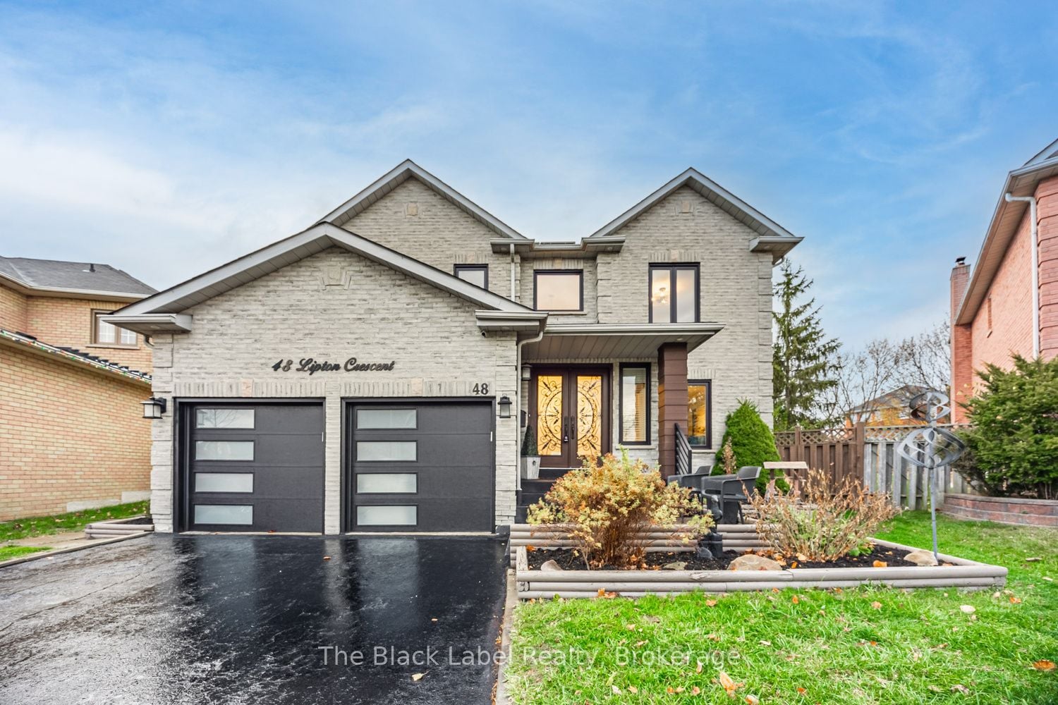 48 Lipton Crescent, Whitby, ON, L1R 1W7