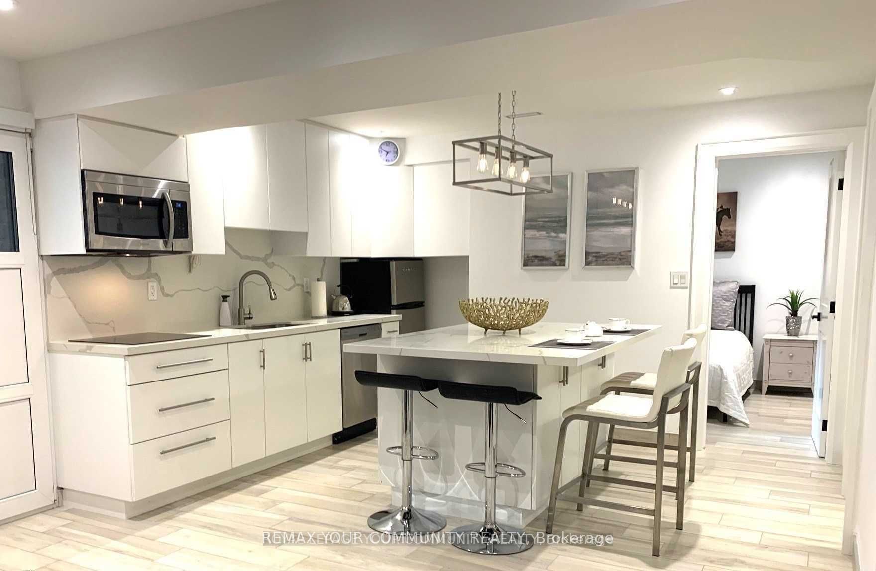 7 Van Dusen Boulevard, Toronto, ON, M8Z 3E4
