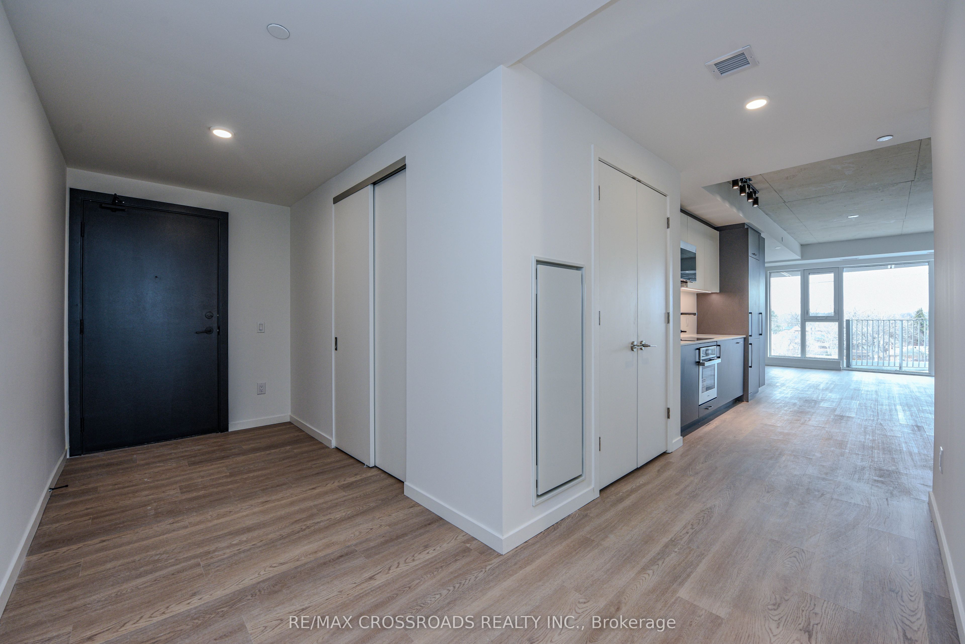 Additional image 3 of 520-689 The Queensway Drive, Toronto, ON, M8Y 1L1