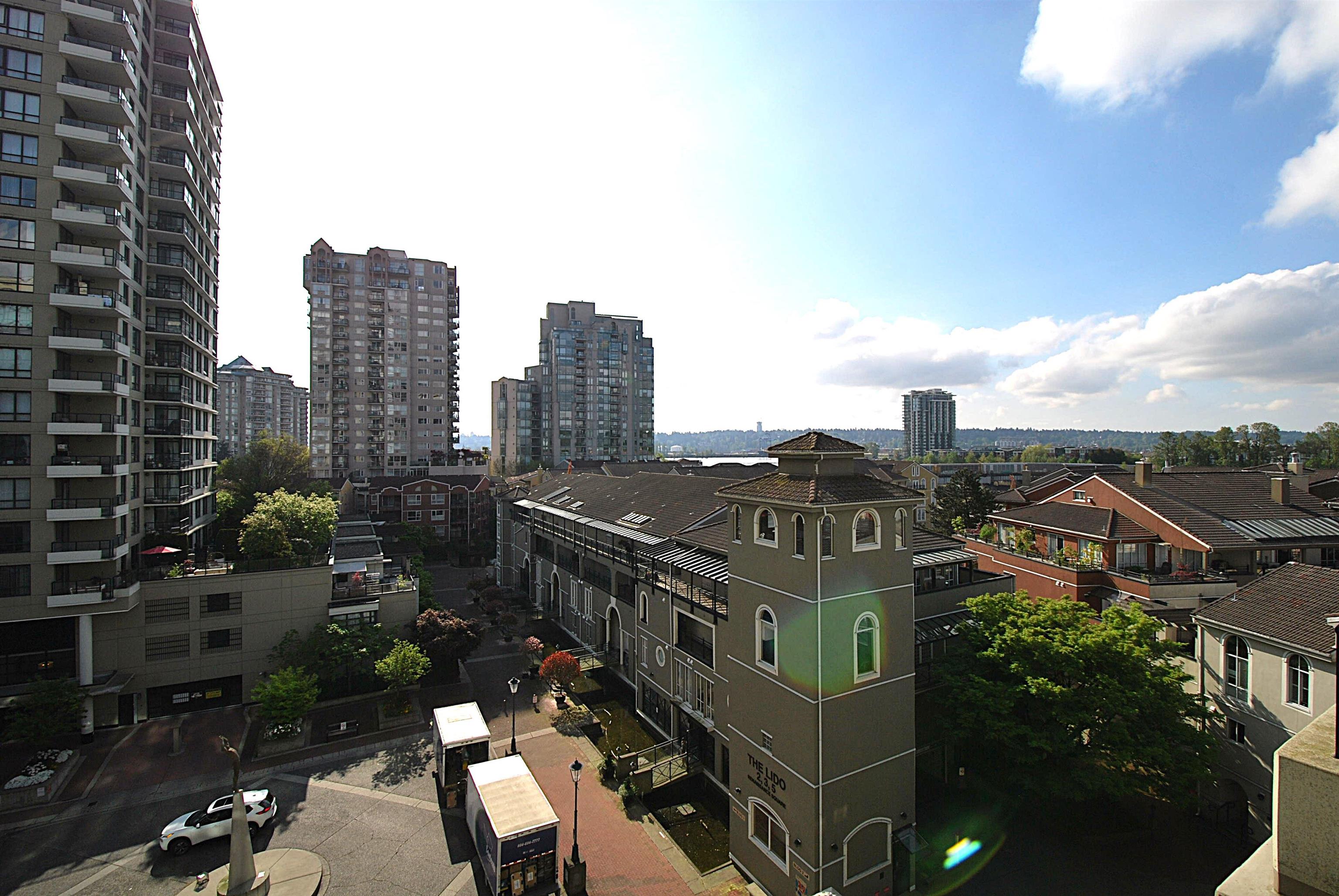 404-10 Renaissance Square, New Westminster, BC, V3M 7B1