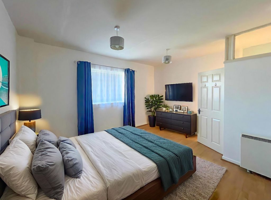 2 bed flat to rentGround Floor 2 Bedroom Flat, Express House, Howsell Road WR14