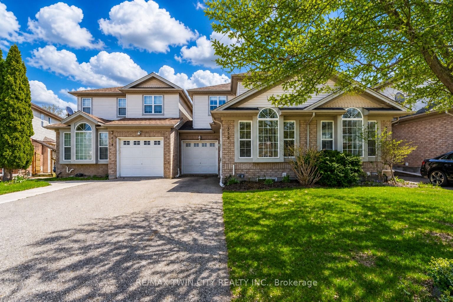 550 Dansbury Drive, Waterloo, ON, N2K 4E2 photo 2