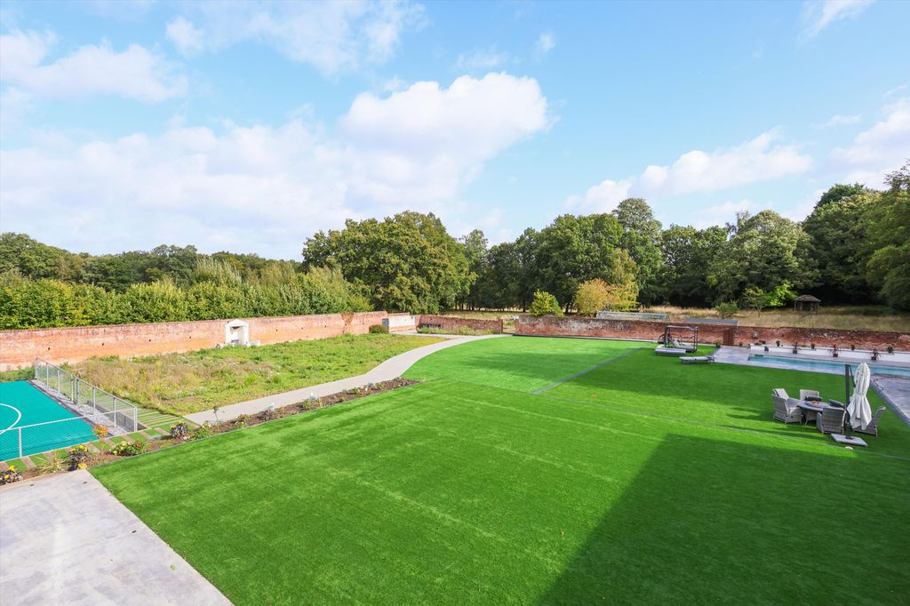 Additional image 16 of 5 bed detached house to rentLondon Road, Windlesham, Surrey GU20
