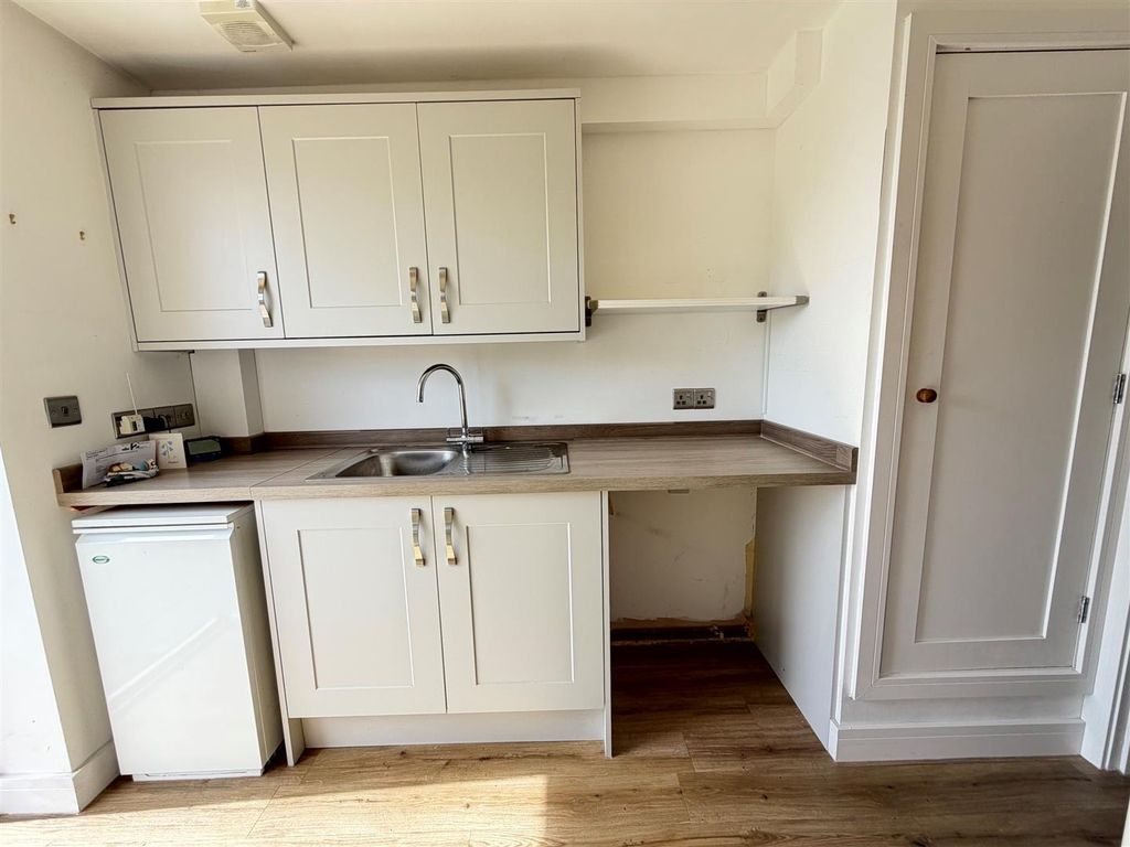 Additional image 4 of 3 bed end terrace house to rentHolwell Road, Kings Stag, Sturminster Newton DT10