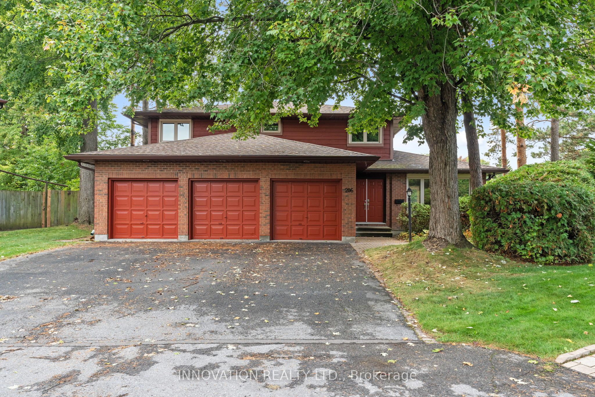 206 Cypress Court, Ottawa, ON, K2H 8Z8