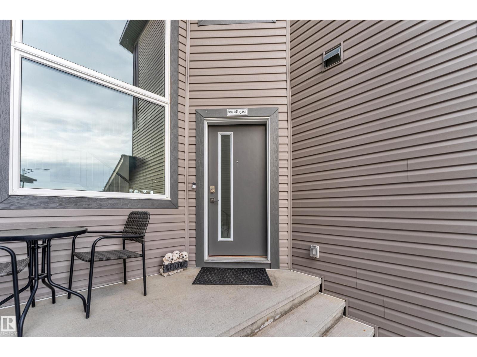 Additional image 3 of 1522 17 Avenue NW, Edmonton, AB, T6T2R9