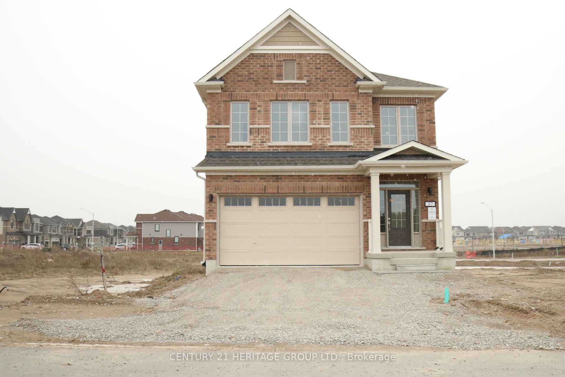 37 Stockholm Road, Barrie, ON, L9S 2Z8