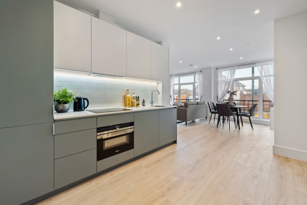 Additional image 2 of 1 bed flat to rentPyrcroft Road, Chertsey KT16