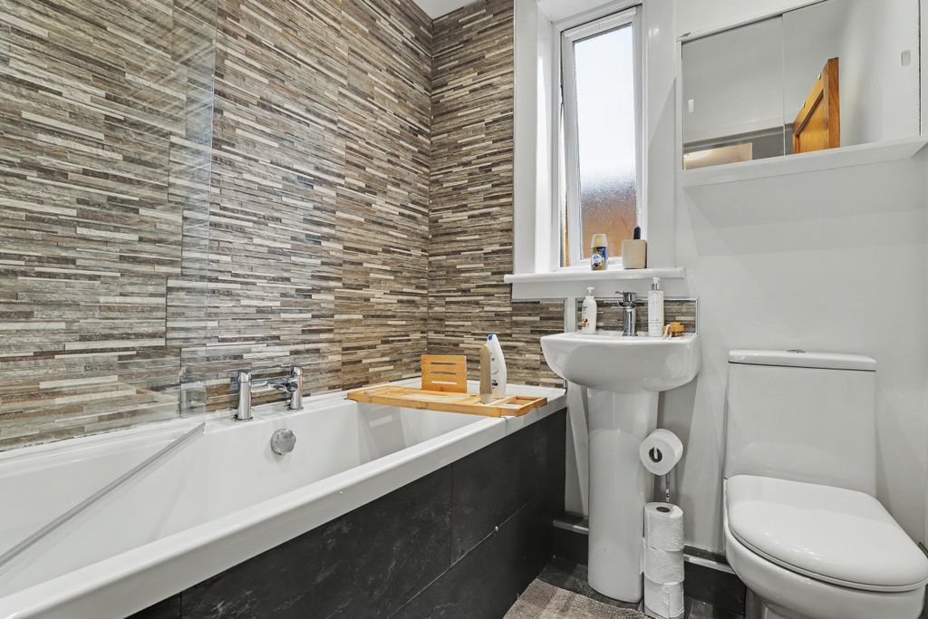 Additional image 18 of 2 bed flat for saleMcgregor Street, Clydebank G81
