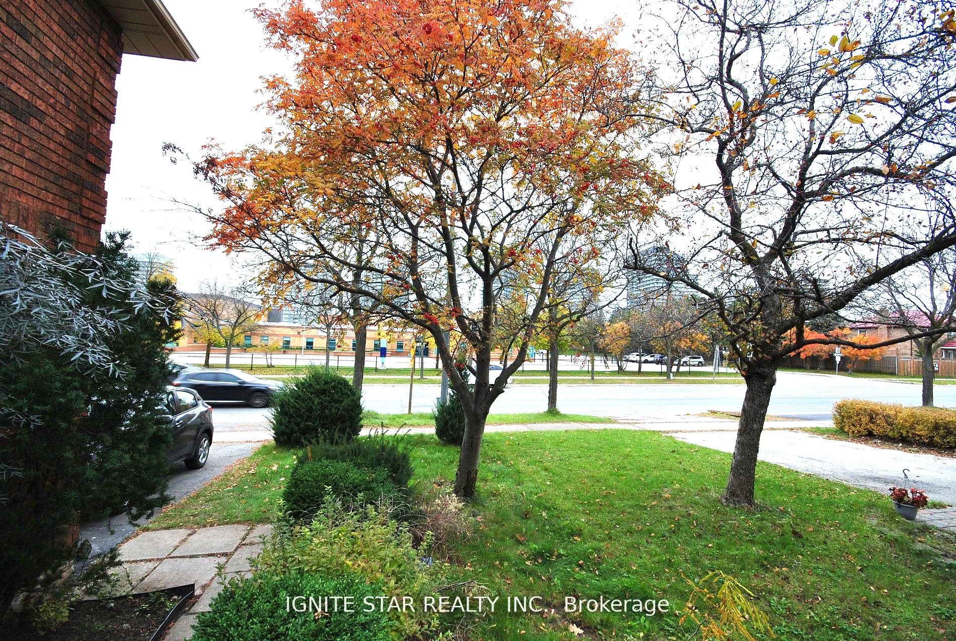 Additional image 2 of upper level-2368 Credit Valley Road, Mississauga, ON, L5M 4E7