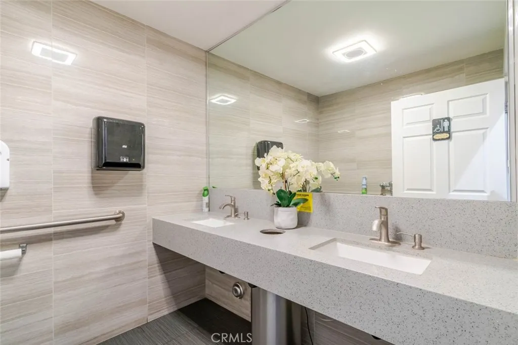 Additional image 44 of 325 N Verdugo Road, Glendale, CA 91206