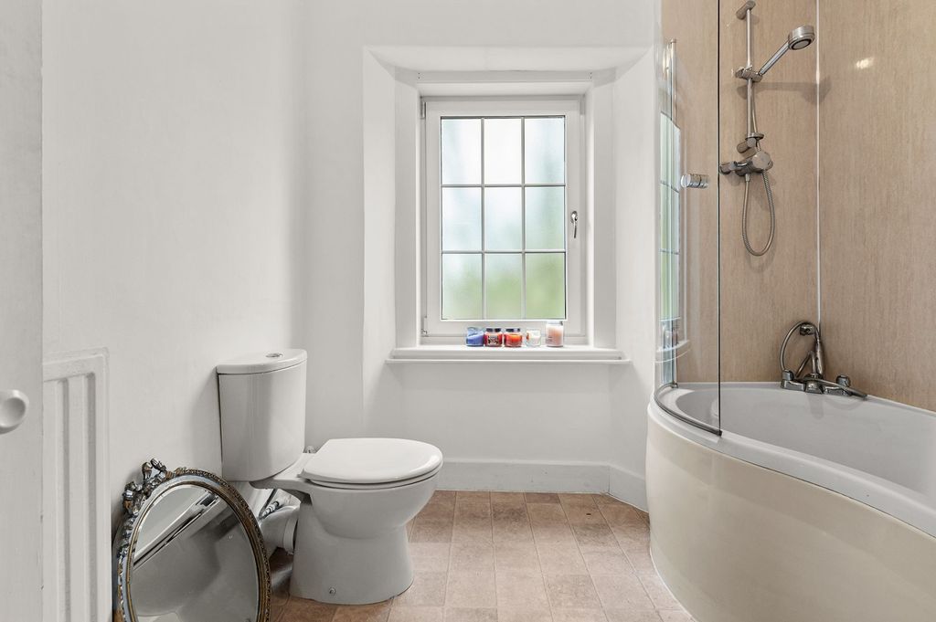 Additional image 9 of 2 bed flat for saleHenderson Street, Bridge Of Allan FK9
