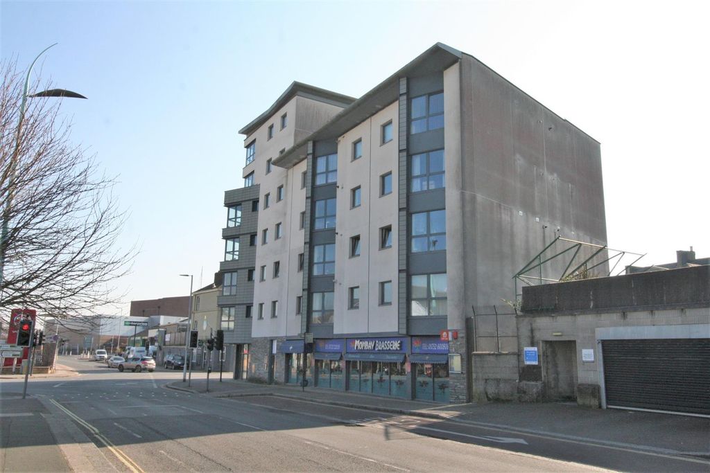 2 bed flat to rentLockyers Quay, Plymouth PL4