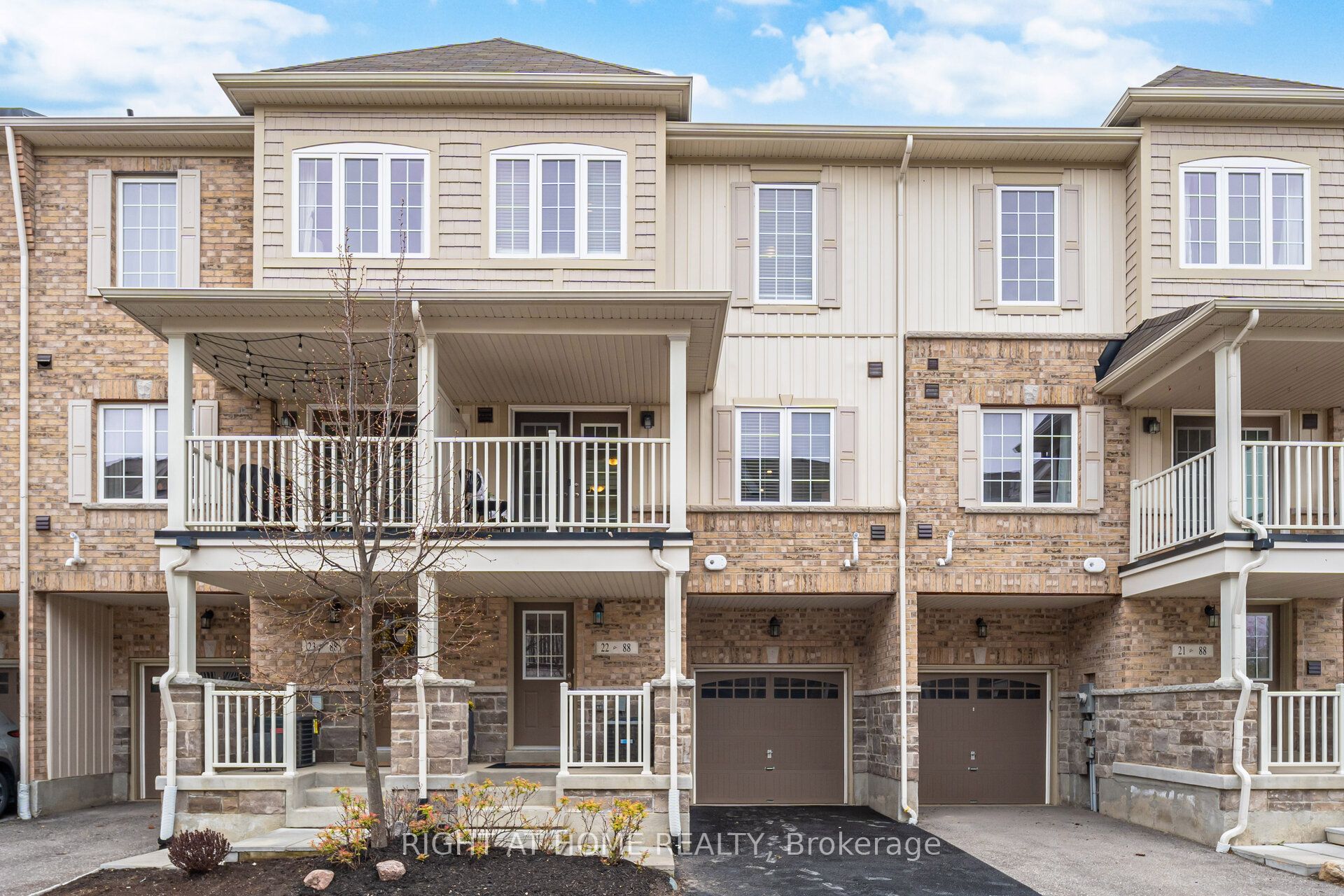 22-88 Decorso Drive, Guelph, ON, N1L 0A9