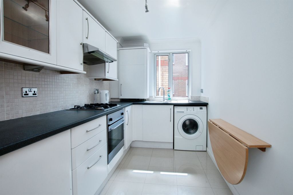Additional image 4 of 2 bed flat for saleParsonage Road, Bournemouth BH1