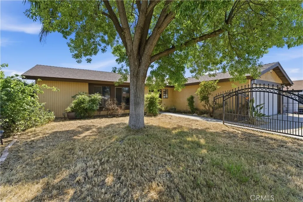 9237 Butternut Ave, Bakersfield, CA 93306 photo 2