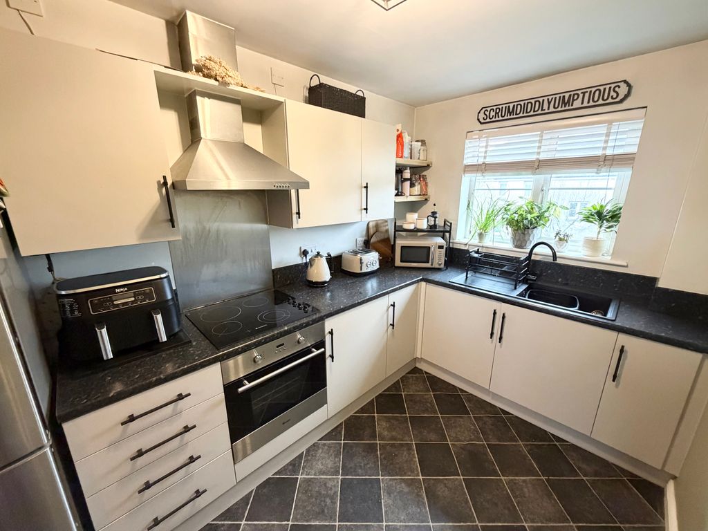 Additional image 5 of 2 bed flat for saleBryntirion, Llanelli SA15