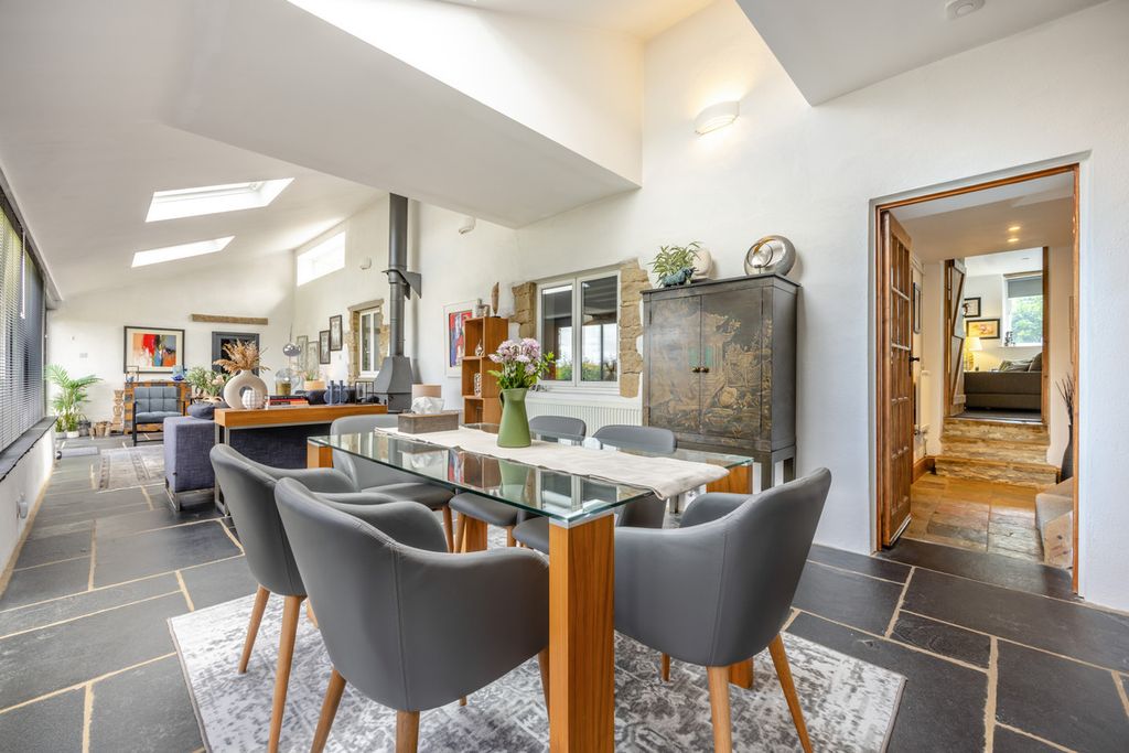 Additional image 5 of 5 bed country house to rentChilson Hill, Oxfordshire OX7