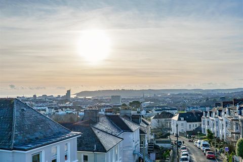 3 Hill Crest, Mannamead, Plymouth PL3