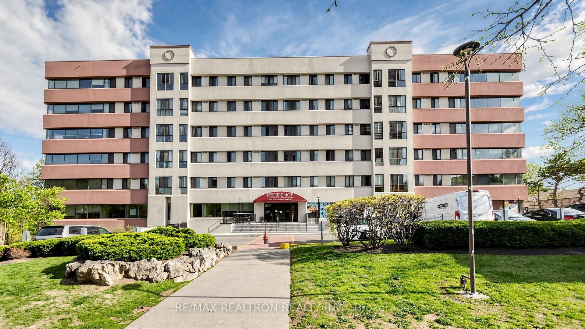 616-10 Gateway Boulevard, Toronto, ON, M3C 3A1