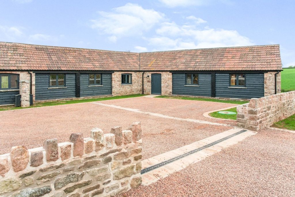 3 bed barn conversion for saleThe Cayo, Llandenny, Usk NP15