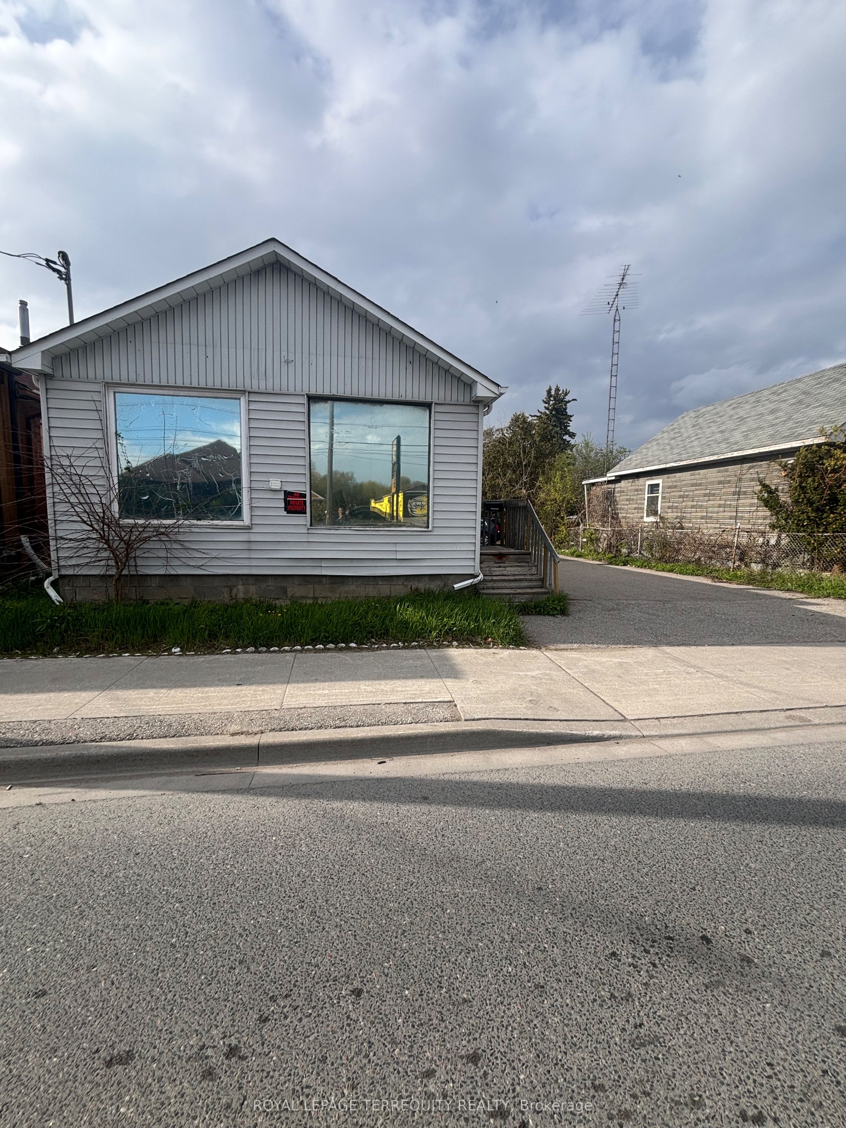 252 Bloor Street E, Oshawa, ON, L1H 3M6