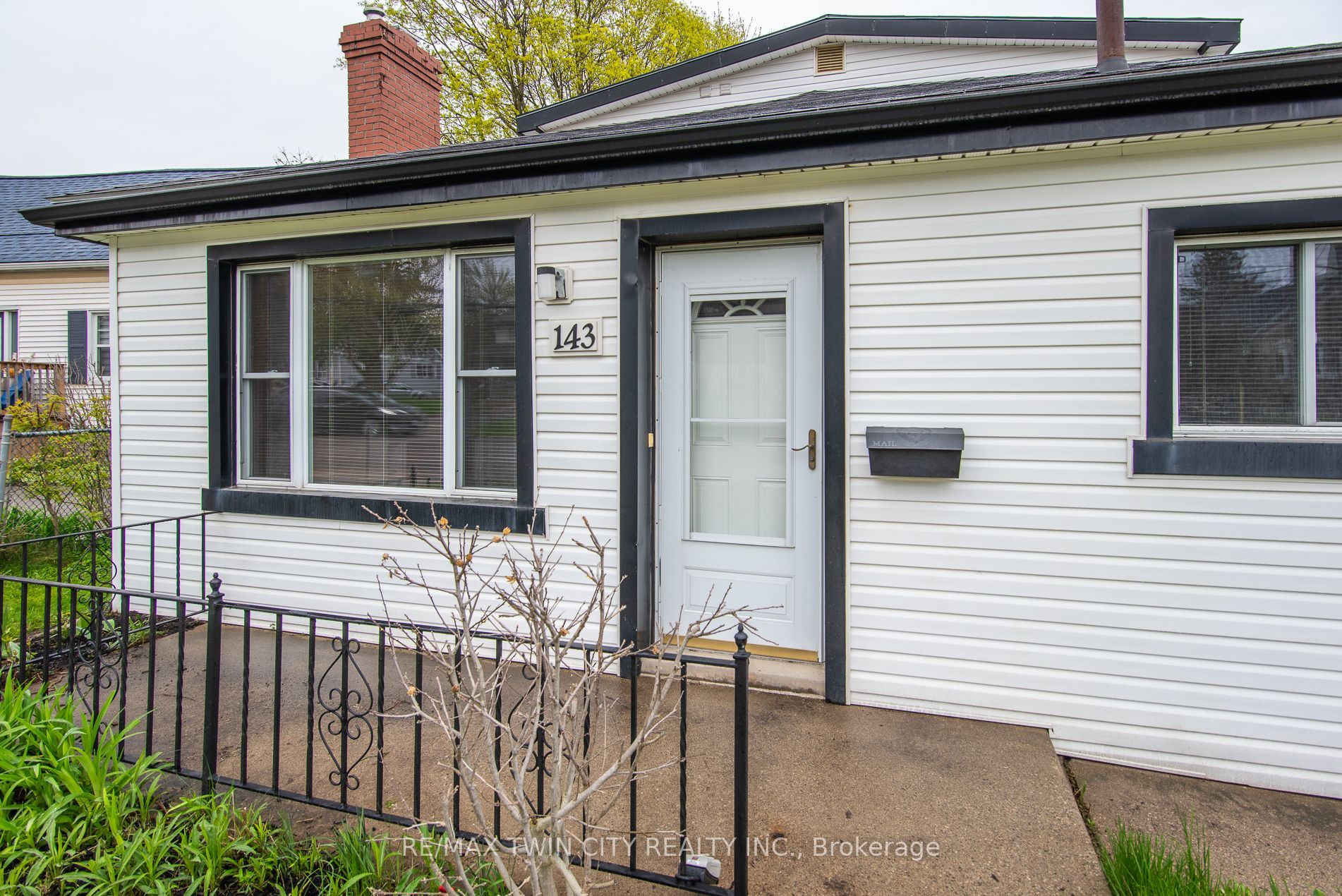 Additional image 2 of 143 Bridgeport Road E, Waterloo, ON, N2J 2K3