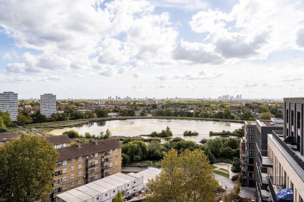 Additional image 6 of 3 bed flat for saleWoodberry Down, Finsbury Park N4