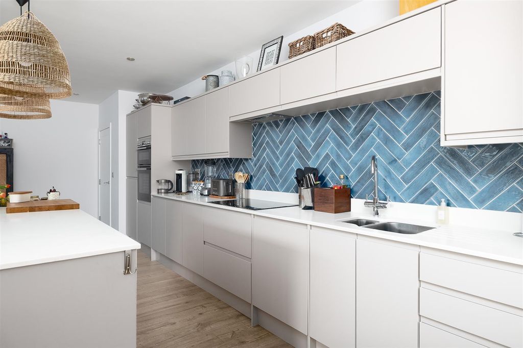 Additional image 11 of 3 bed flat for saleCraigie Drive, Plymouth PL1