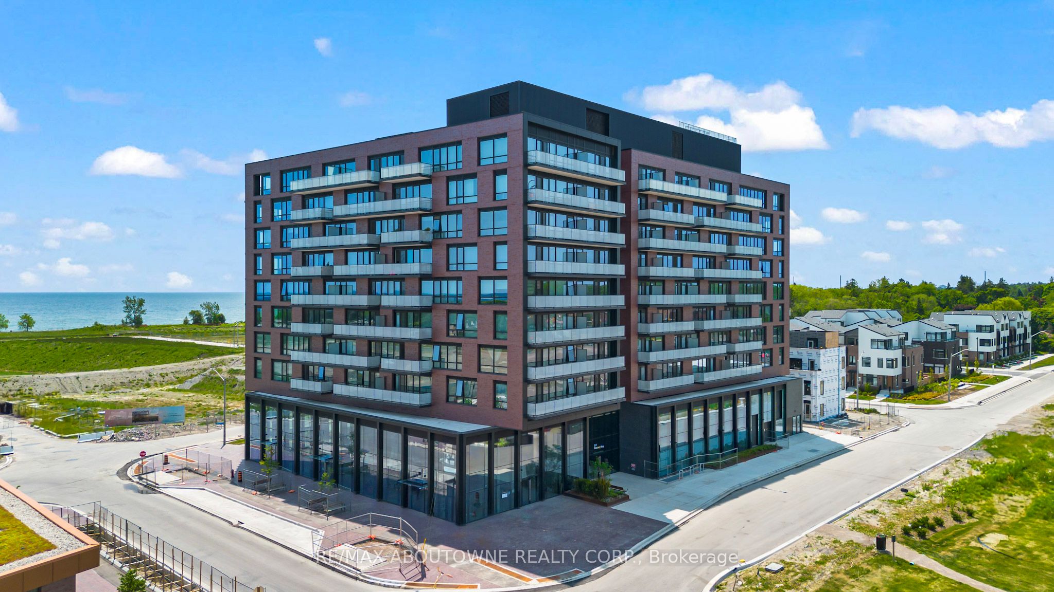 806-251 Masonry Way, Mississauga, ON, L5H 0B2