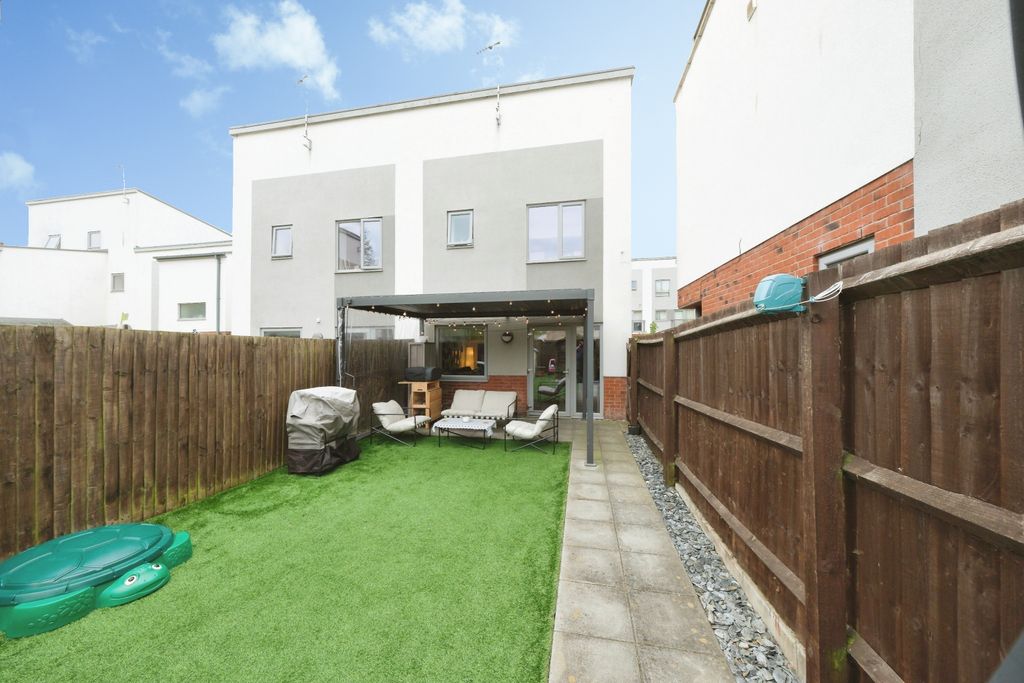 Additional image 18 of 3 bed semi-detached house for saleTasmania Close, Nottingham NG2