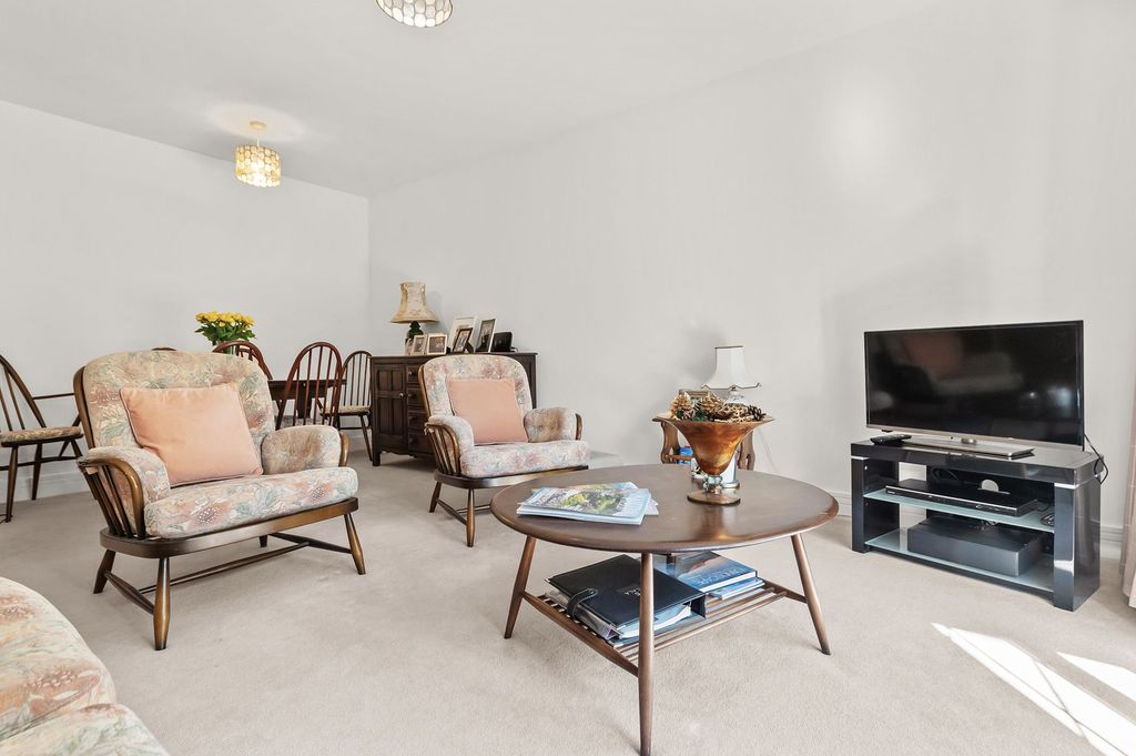 Additional image 6 of 2 bed flat for saleAllan Walk, Bridge Of Allan FK9